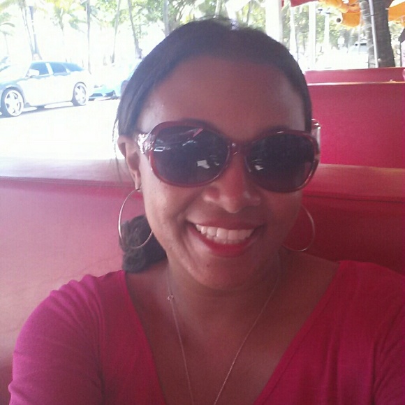 Meet your Posher, Rhonda - Picture 1 of 1