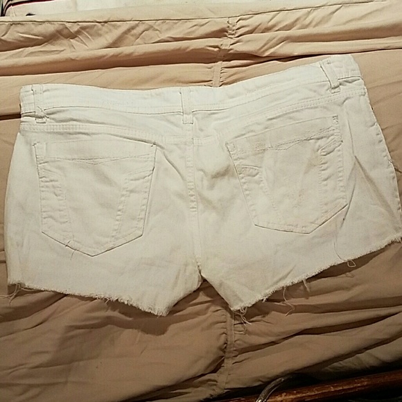 Shorts - Picture 2 of 3