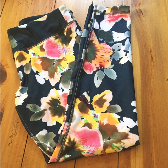 ANTHROPOLOGY LEGGINGS MADE IN USA 🇺🇸WORN ONCE 😊