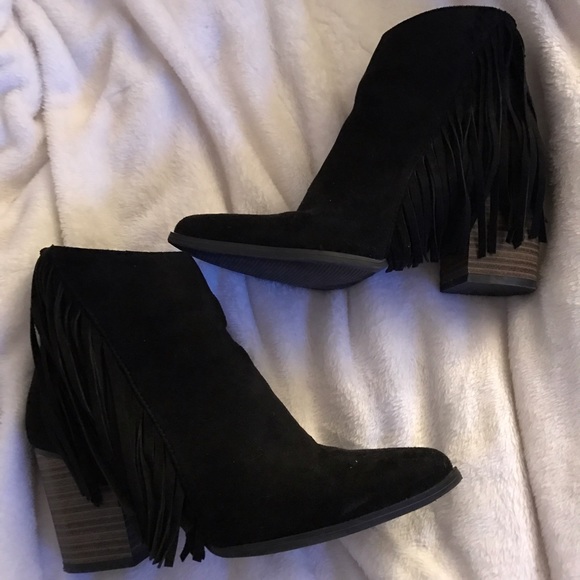 Quipid Black Faux Suede Fringe Booties w Point Toe - Picture 3 of 4
