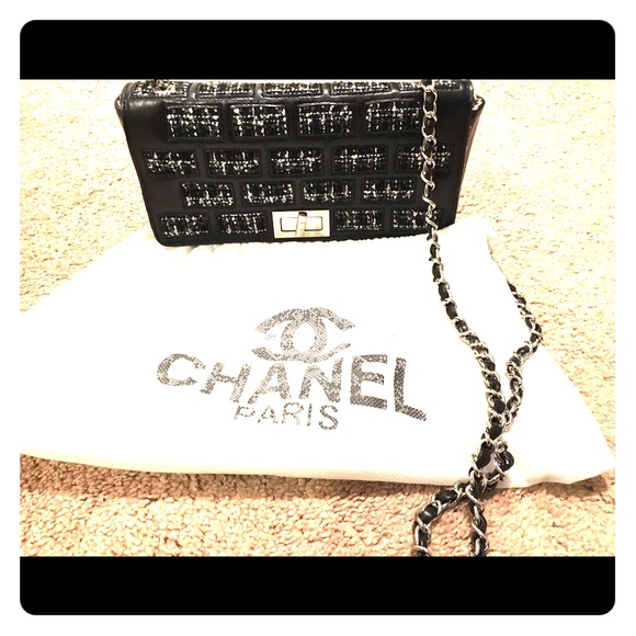 *KNOCKOFF* Chanel Bag