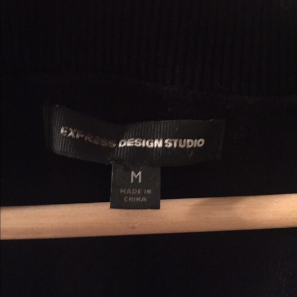 Express Vest. - Picture 3 of 3