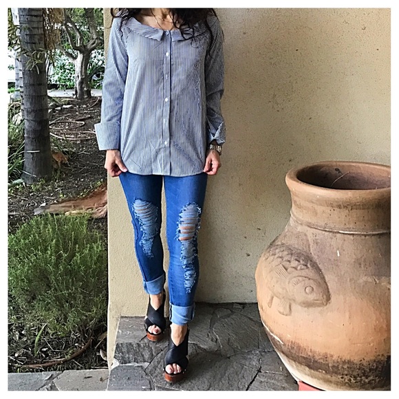 ✨LAST ONE ✨Paris collar less top - Picture 2 of 4