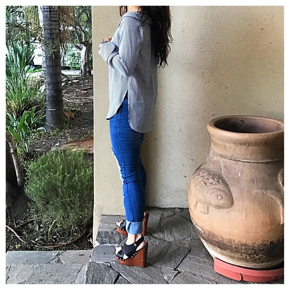 ✨LAST ONE ✨Paris collar less top - Picture 3 of 4