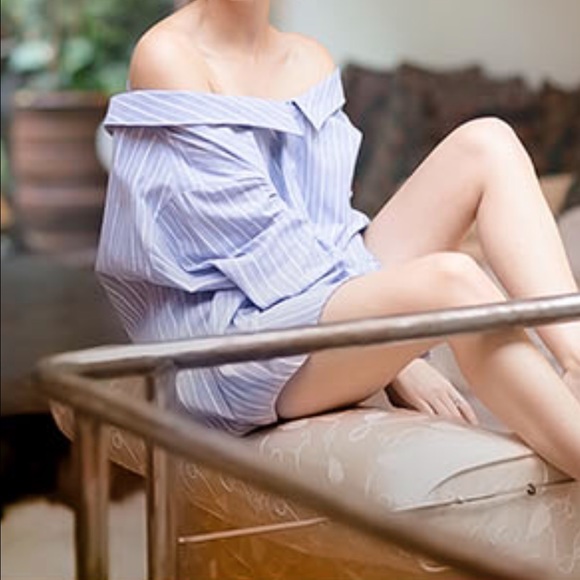 Tops - ✨LAST ONE ✨Paris collar less top