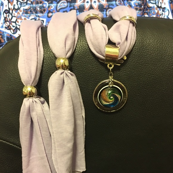 🅷🅿 1 left 🎉Soft Scarf with Statement Jewelry - Picture 2 of 4