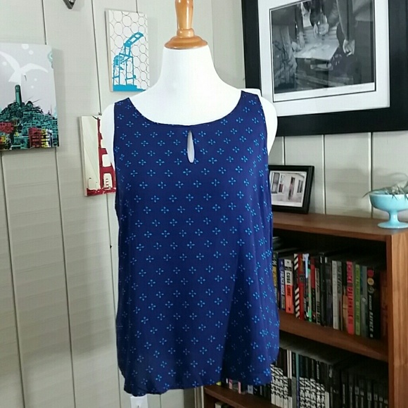 OLD NAVY keyhole-neck tank, navy w/ batik print