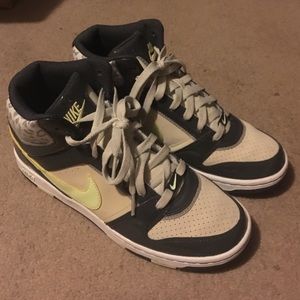High Top Nike's