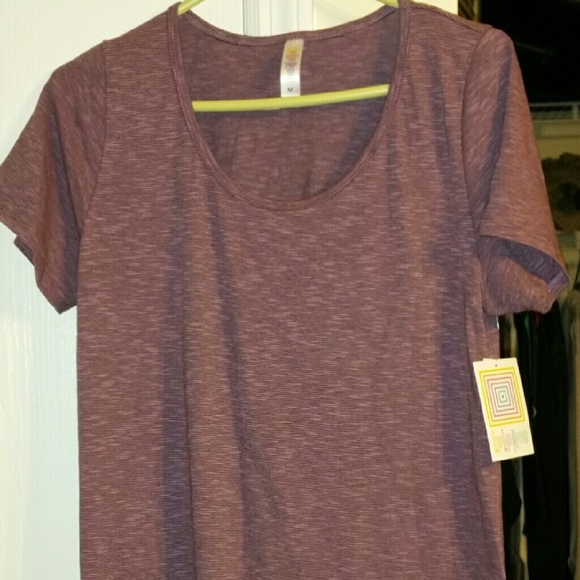 BNWT LuLaRoe Medium Classic T