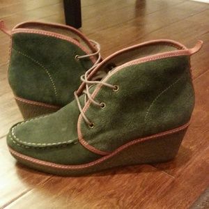 OluKai Wali Wedge Suede. Size 8. New out of box