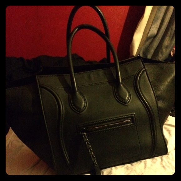 Celine Handbags - Celine Purse (JetBlack)