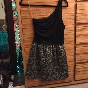 Single shoulder holiday dress