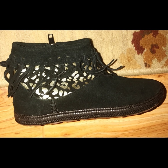 ✨UGG✨ Girls Suede Fringe Boots