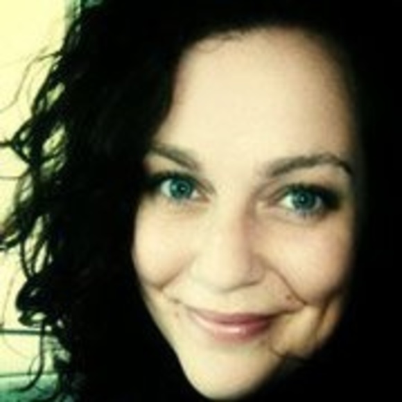 Meet your Posher, Joelle - Picture 1 of 1