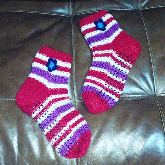 Warm Knit Winter Socks - Red Purple White w/Flower - Picture 4 of 4