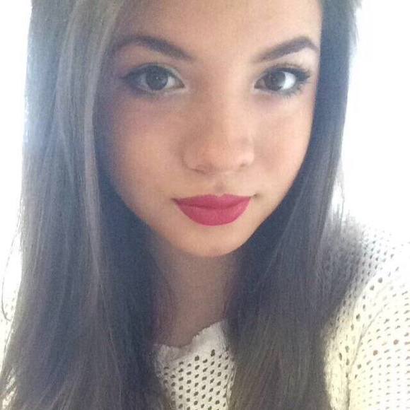 Meet your Posher, Daniela - Picture 1 of 1