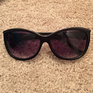 Oscar de la renta sunglasses