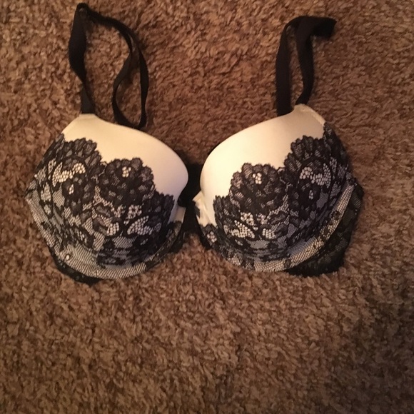 NWOT Victoria's Secret dream angels bra