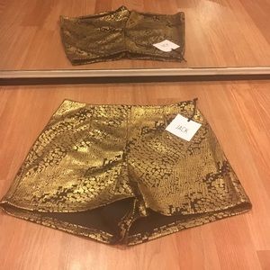 Bb Dakota Jack - Small - NWT - gold shorts