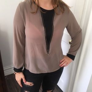 Cool top with adjustable zipper in front