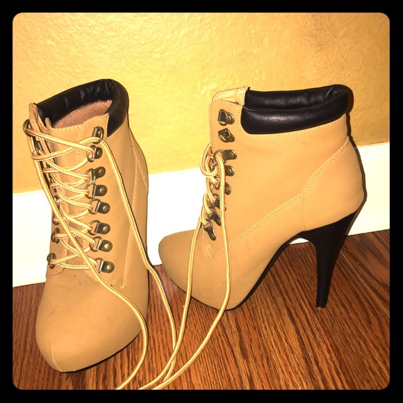 Cute work style heeled boots