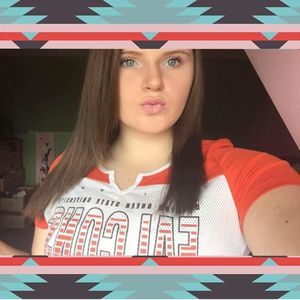 Meet your Posher, Simone