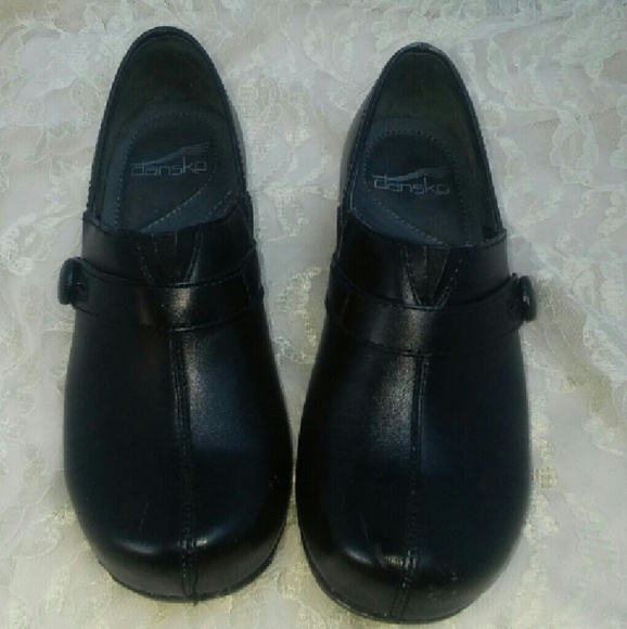 DANSKO. Black clogs