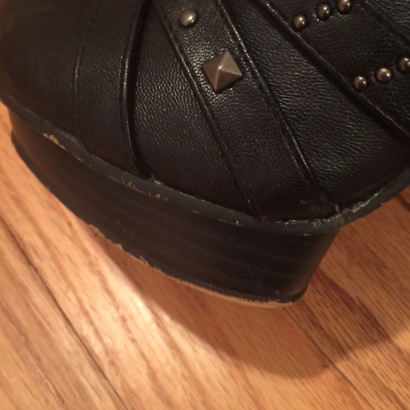 Heeled Boots - Picture 4 of 4