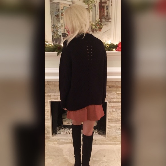 LAST 1❤️Gorgeous mock neck ribbed sweater! - Picture 4 of 4