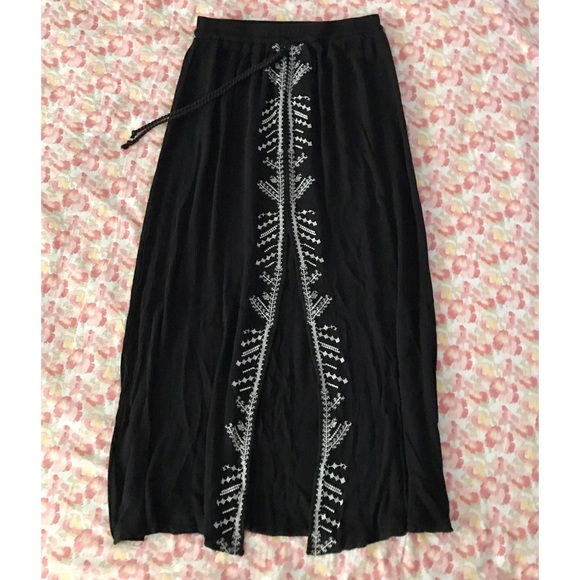 Forever 21 Dresses & Skirts - F21 front slit skirt (35" long)