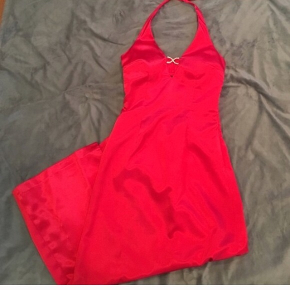 Elegant Beautiful Red Dress - Size 6🚨❤️ - Picture 2 of 4