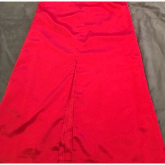 Elegant Beautiful Red Dress - Size 6🚨❤️ - Picture 4 of 4