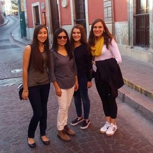 Meet your Posher, Aidee