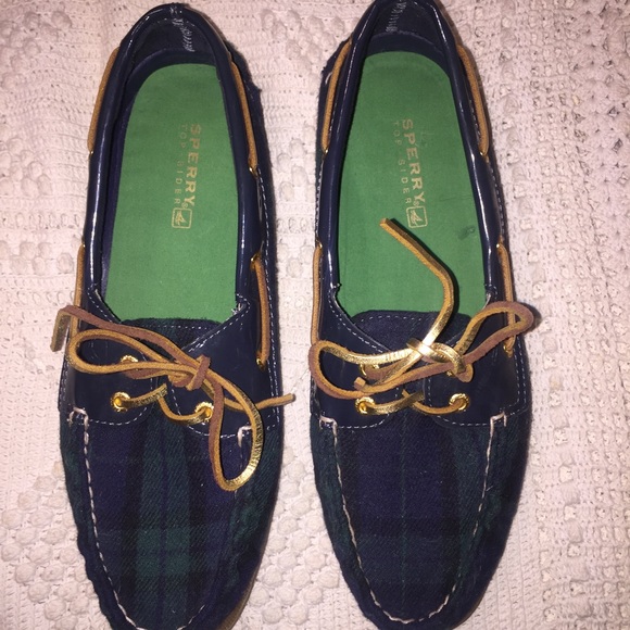 Cute fall/winter plaid loafer for sale!!