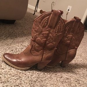 Western style short boots