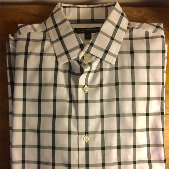 Banana Republic Semi-Spread Collar Shirt