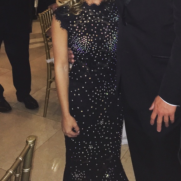 Black low cut gown keyhole with iridescent rhinestones and lace embroidered. - Picture 2 of 12