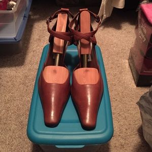 Steve Madden crossing strap shoes