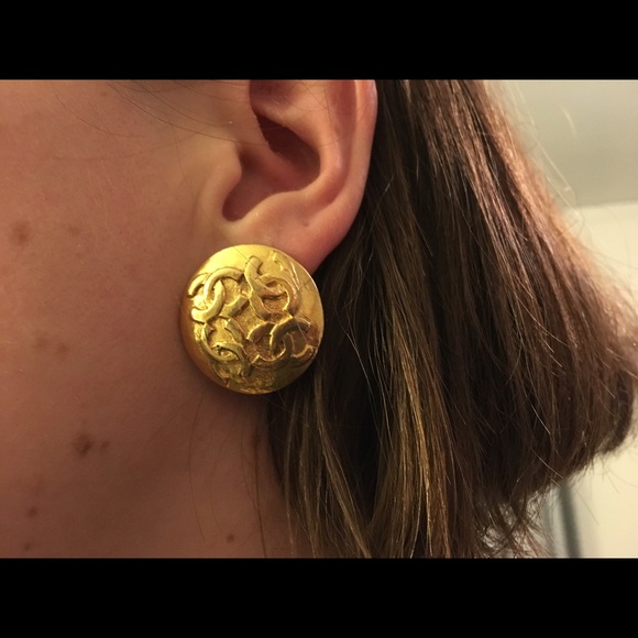 Extra pic of Chanel earrings