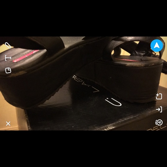 Gold buckle platform sandals - Picture 3 of 4