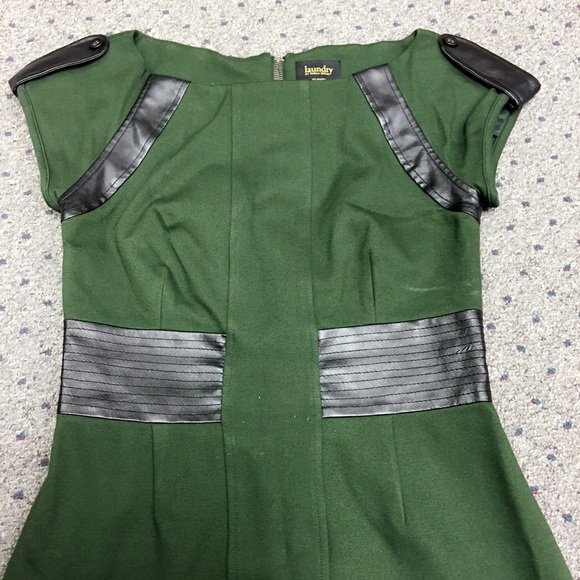 Laundry by Shelli Segal Los Angels dress. Size 4. - Picture 3 of 4