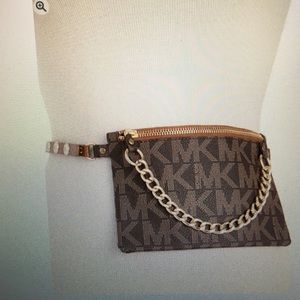 MICHAEL Michael Kors MK Logo Leather Fannt Pack