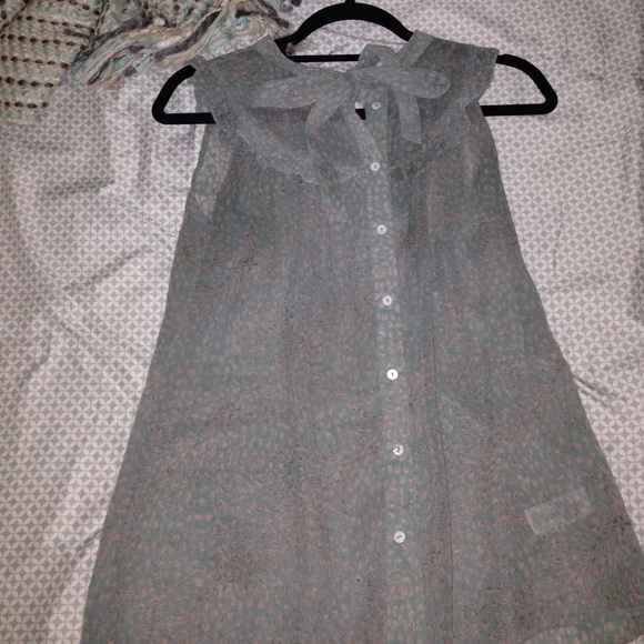 Cute sleeveless top