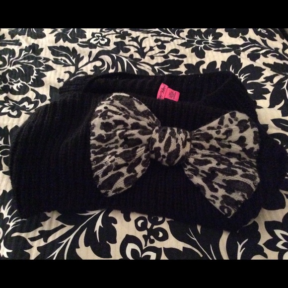 Betsey Johnson leopard bow infinity scarf
