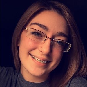 Meet your Posher, Alecia