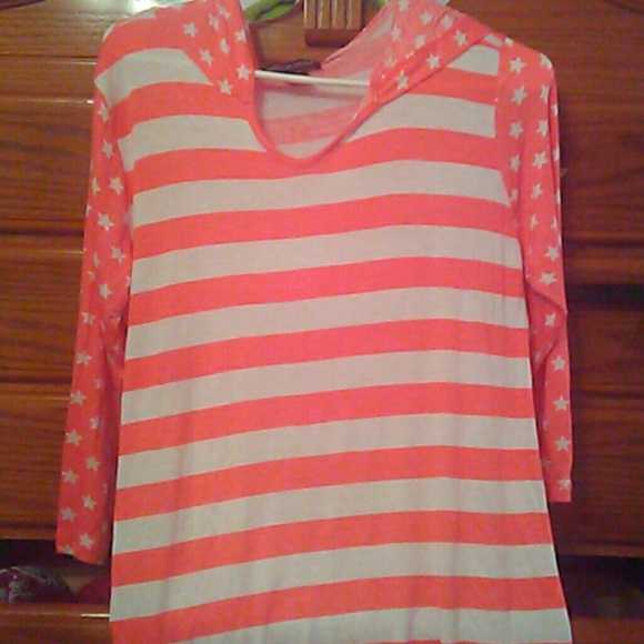 Log sleeved top