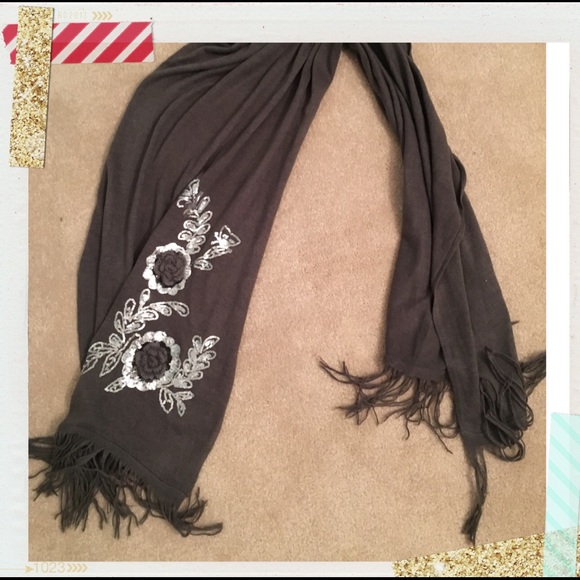 Acrylic Gray Scarf With Sparkle Floral Appliqué