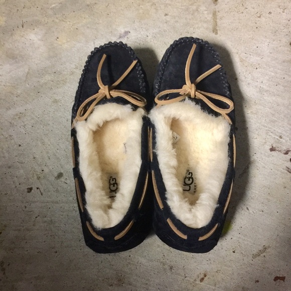 NIB Black Authentic Ugg Dakotas - Picture 2 of 4