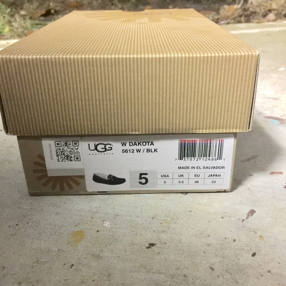 NIB Black Authentic Ugg Dakotas - Picture 4 of 4