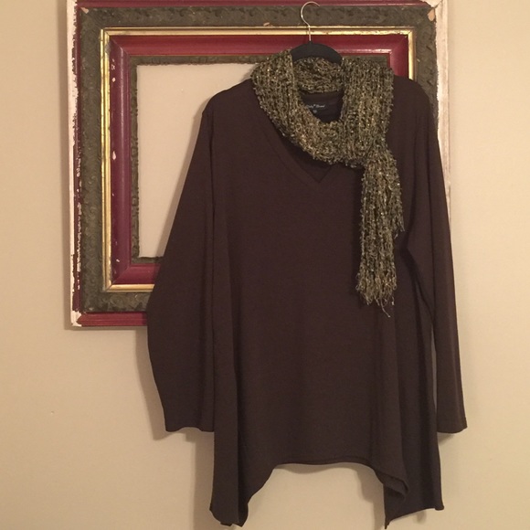 Light weight brown sweater